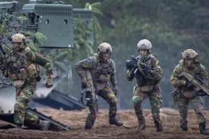 Binh sĩ NATO trong một cuộc tập trận tại Lithuania.