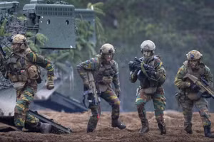 Binh sĩ NATO trong một cuộc tập trận tại Lithuania.