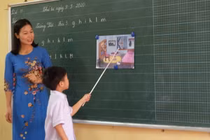 Giờ học tiếng Việt của học sinh Trường tiểu học Đông La (Đông Hưng, Thái Bình)