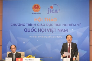 Ông Phạm Tất Thắng - Phó Chủ nhiệm Ủy ban Văn hóa, Giáo dục, Thanh niên, Thiếu niên và Nhi đồng của Quốc hội phát biểu khai mạc hội thảo.