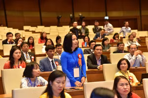 Cô Ngô Song Đào trong buổi gặp Chủ tịch Quốc hội Nguyễn Thị Kim Ngân.