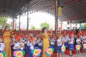 Niềm vui ngày khai giảng.