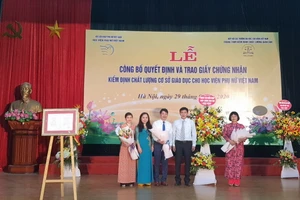 Quang cảnh buổi lễ.