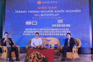 Các chuyên gia chia sẻ tại diễn đàn