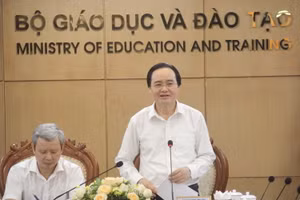 Bộ trưởng Phùng Xuân Nhạ phát biểu tại buổi làm việc