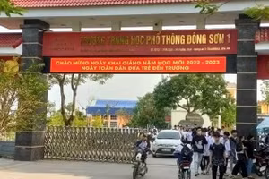 Trường THPT Đông Sơn 1- nơi bị phụ huynh phản ánh thu 10 triệu đồng/học sinh.