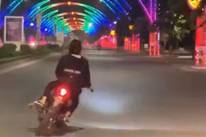 Xử lý nghiêm nhóm thanh niên lạng lách, đánh võng, gây náo loạn đường phố