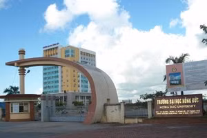 'Choáng' với điểm trúng tuyển của Trường Đại học Hồng Đức