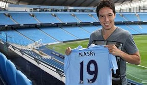 Samir Nasri trong buổi ra mắt CLB Man City