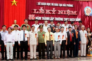 Trường THPT Bạch Đằng (Thủy Nguyên - Hải Phòng) 35 năm xây dựng và trưởng thành