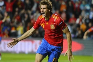 Manchester United theo đuổi Fernando Llorente