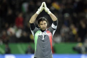 Thủ thành Gianluigi Buffon xuất sắc nhất thế giới 25 năm qua