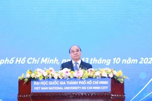 Chủ tịch nước Nguyễn Xuân Phúc phát biểu tại lễ khai khóa năm học 2022-2023 của ĐHQG TP.HCM.