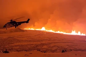  Núi lửa phun trào tại khu vực Tây Nam Iceland.