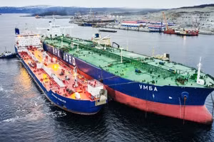 Bất chấp trừng phạt từ châu Âu, Bulgari vẫn nhập khẩu dầu Nga trên mức 60 USD/thùng.