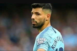 PSG có thể là bến đỗ thích hợp cho Aguero sau khi chia tay Man City.