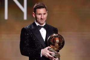 Messi cho rằng Lewandowski xứng đáng giành Quả Bóng Vàng.