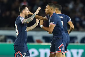 Messi và Mbappe cùng nhau toả sáng giúp PSG giành trọn 3 điểm.
