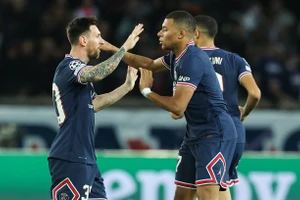 Messi và Mbappe cùng nhau toả sáng giúp PSG giành trọn 3 điểm.