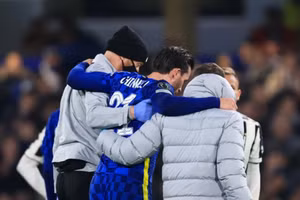 Ben Chilwell phải nghỉ thi đấu hết mùa.