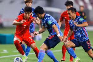 Trung Quốc thua cả Australia lẫn Nhật Bản, nên quyết tâm thắng tuyển Việt Nam ở trận tới.