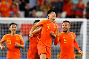 Trung Quốc hy vọng "yếu tố may mắn" của sân Sharjah sẽ giúp thắng tuyển Việt Nam.