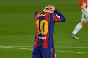 Messi mệt mỏi vì tương lai bị đem ra bàn tán khắp nơi.