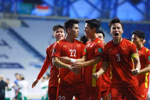 Thủ quân Quế Ngọc Hải nguy cơ vắng mặt tại bán kết do đã phải nhận một thẻ vàng
