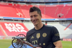 Lewandowski nhận danh hiệu "Khẩu thần công" của bóng đá Đức.