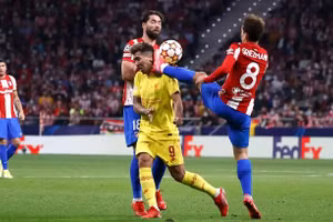 Griezmann từ người hùng hoá tội đồ trong trận thua của Atletico Madrid.