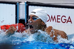 Kình ngư 18 tuổi Hafnaoui bất ngờ giành HCV nội dung 400m tự do.