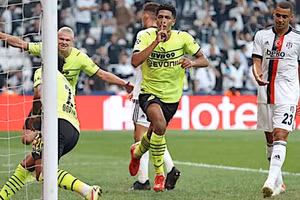 Bellingham mừng bàn thắng vào lưới Besiktas ở Champions League hôm 15/9.