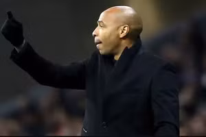 Cựu danh thủ Arsenal quyết định đóng tất cả các trang mạng xã hội cá nhân.