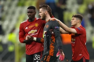 Tương lai của thủ thành De Gea tại Man Utd như "chỉ mành treo truông".