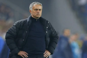 Chiến lược gia Mourinho "bay chức" tại Tottenham.