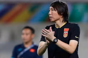 CFA chấp thuận đơn từ chức của HLV Li Tie.