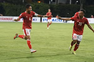 Cầu thủ Indonesia mừng chiến thắng tưng bừng trước Campuchia tối 9/12.