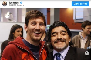 Messi đang hình cùng với cố huyền thoại Maradona trên trang cá nhân.