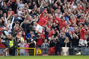 Ronaldo lập cú đúp bàn thắng vào lưới Newcastle trong tháng 9.