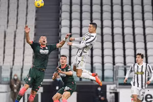 Ronaldo ghi bàn vào lưới mọi đối thủ ở Serie A.