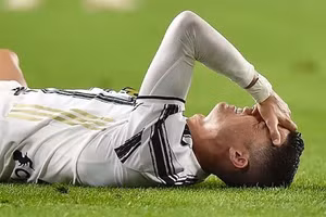 Ronaldo tiếp tục nhận "mưa gạch đá" vì phong độ nghèo nàn tại Juvetus.