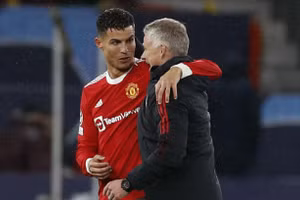 Ronaldo ghi 9 bàn sau 13 trận nhưng vẫn bị cho là nguyên nhân khiến ông thầy Solskjaer bay chức