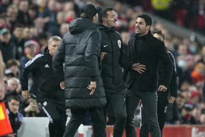 Klopp và Arteta suýt tẩn nhau
