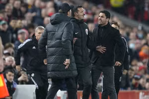 Klopp và Arteta suýt tẩn nhau
