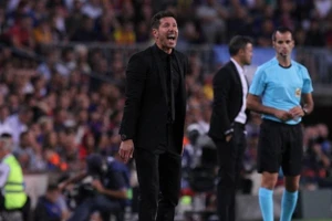 Simeone chưa thể giúp Atletico Madird thắng tại Nou Camp.