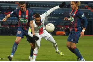 Neymar dính chấn thương bỏ ngỏ khả năng góp mặt trận đại chiến với Barca.