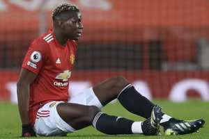 Pogba dính chấn thương đùi nghiêm trọng, sẽ phải nghỉ thi đấu vài tuần.