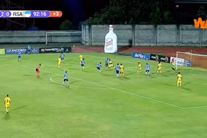 Ivan Berrio ghi bàn thắng để đời tại Giải hạng nhất Colombia.