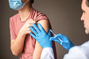 Các chuyên gia Mỹ cho rằng trẻ từ 12 tuổi trở lên có thể tiêm vắc-xin ngừa Covid-19.