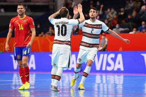 Bồ Đào Nha ngược dòng hạ Tây Ban Nha 4-2 để ghi tên mình vào bán kết Futsal World Cup 2021